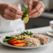 Por que a mudança no gosto dos alimentos é comum durante a quimioterapia e radioterapia?