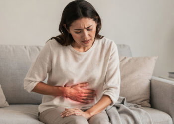 Cólicas intensas e fluxo menstrual alto podem ser sinais de mioma uterino