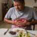 O que seu corpo tenta avisar quando comer vira um desconforto chamado gastrite
