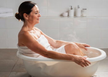 Técnica simples com água morna costuma aliviar desconfortos íntimos sem remédios fortes