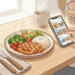 Usar o celular enquanto come pode fazer você comer mais do que precisa