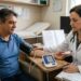 Medir a pressão arterial regularmente pode revelar sinais precoces de risco para demência antes mesmo dos sintomas aparecerem.