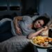 Alguns alimentos consumidos à noite podem piorar o refluxo e prejudicar o sono