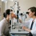 A saúde ocular está ganhando relevância na detecção precoce de doenças sistêmicas como diabetes e hipertensão