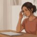 O que é a síndrome de burnout, como ela afeta o corpo fisicamente e quais alternativas de recuperação existem?