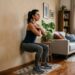 Como ganhar massa muscular em casa com 3 exercícios isométricos para fazer sem pesos
