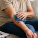 Observar hematomas frequentes ajuda a diferenciar pancadas comuns de sinais que merecem investigação.