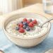 Como as proteínas e os carboidratos influenciam de maneiras diferentes a saciedade