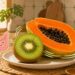 Kiwi ou mamão em jejum: qual ajuda mais no intestino preso segundo os estudos