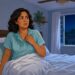 O suor noturno excessivo nem sempre é calor, pode ser um sinal precoce de alteração hormonal ou na função da tireoide