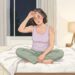 Calorões, alterações no sono e menstruação irregular podem aparecer durante a perimenopausa.