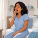 Acordar cansado mesmo depois de dormir 8 horas pode ser um dos primeiros sinais de apneia do sono não diagnosticada