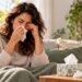 Coceira nos olhos, espirros e coriza clara podem indicar uma crise de alergia respiratória.