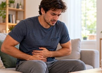 Dor abdominal com alternância entre prisão de ventre e diarreia pode indicar alteração no funcionamento intestinal.
