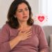 As oscilações hormonais da perimenopausa podem favorecer palpitações mesmo durante momentos de repouso.