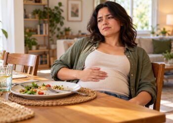 A barriga estufada depois de comer pode estar relacionada ao acúmulo de gases e à digestão dos alimentos.