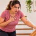 A falta de ar ao subir escadas pode estar relacionada ao condicionamento físico, mas também indicar problemas cardíacos ou pulmonares.