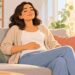 A dor abdominal pode diminuir após a evacuação devido à redução da pressão e do desconforto intestinal.