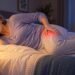 Dor no quadril ao dormir de lado pode ocorrer pela pressão do corpo sobre tendões e bursas sensíveis na região lateral da articulação.