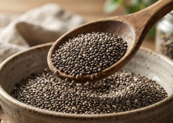 A chia hidratada acrescenta fibras, ômega-3 vegetal e nutrientes a um café da manhã equilibrado.