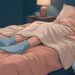 Dormir de meia faz mal? O que observar no tecido e na higiene