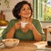 Café na medida certa pode favorecer a microbiota intestinal e a digestão logo cedo.