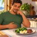 Ovos, carnes e vegetais sulfurados na mesma refeição podem deixar o cheiro dos gases intestinais mais forte.